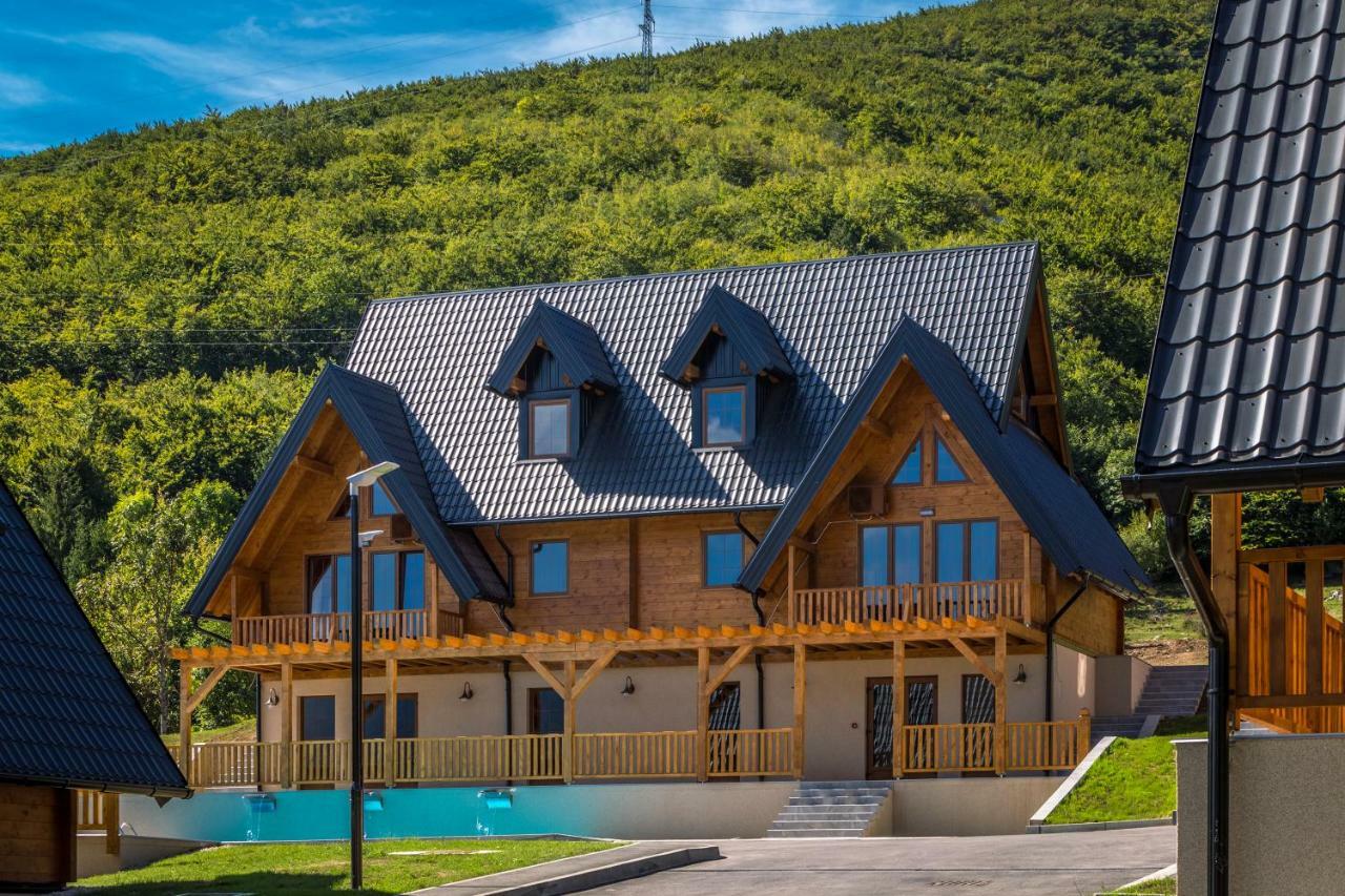 Wooden Houses Macola Hotel Кореница Екстериор снимка