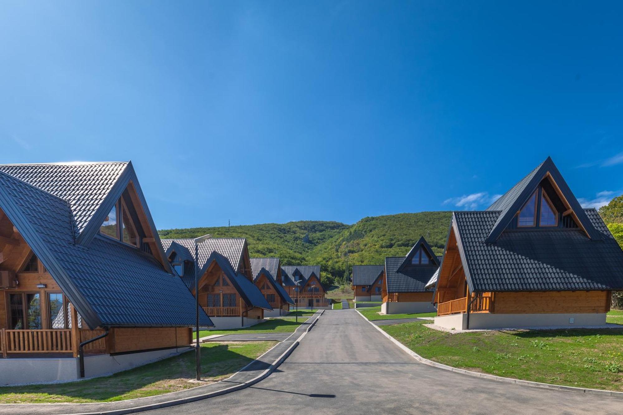 Wooden Houses Macola Hotel Кореница Екстериор снимка